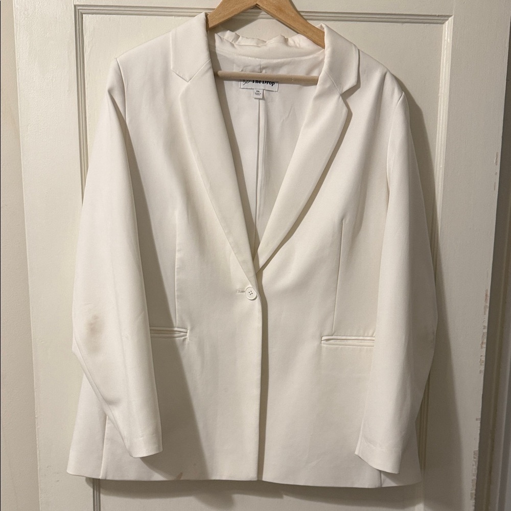 White Single-Button Tailored Blazer